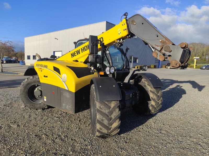 Teleskoplader des Typs New Holland TH7.42, Gebrauchtmaschine in Le Horps (Bild 1)