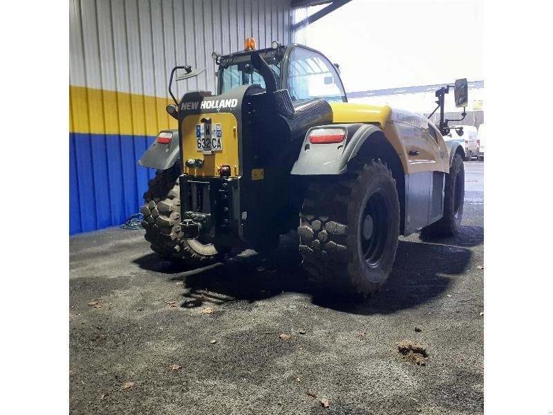 Teleskoplader des Typs New Holland TH7.42, Gebrauchtmaschine in HERLIN LE SEC (Bild 4)