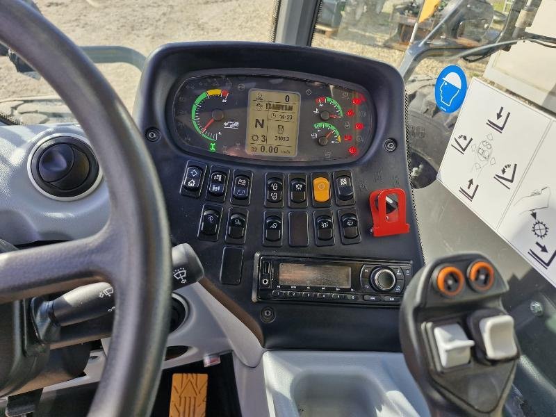 Teleskoplader des Typs New Holland TH9.35, Gebrauchtmaschine in BRAY en Val (Bild 10)