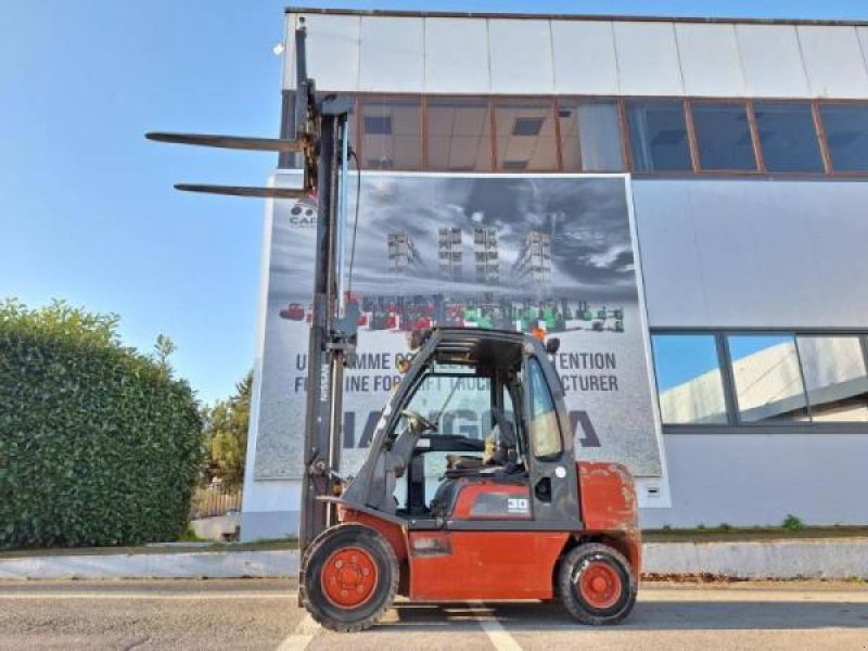 Teleskoplader a típus Nissan FGDO2A30Q, Gebrauchtmaschine ekkor: senlis (Kép 10)