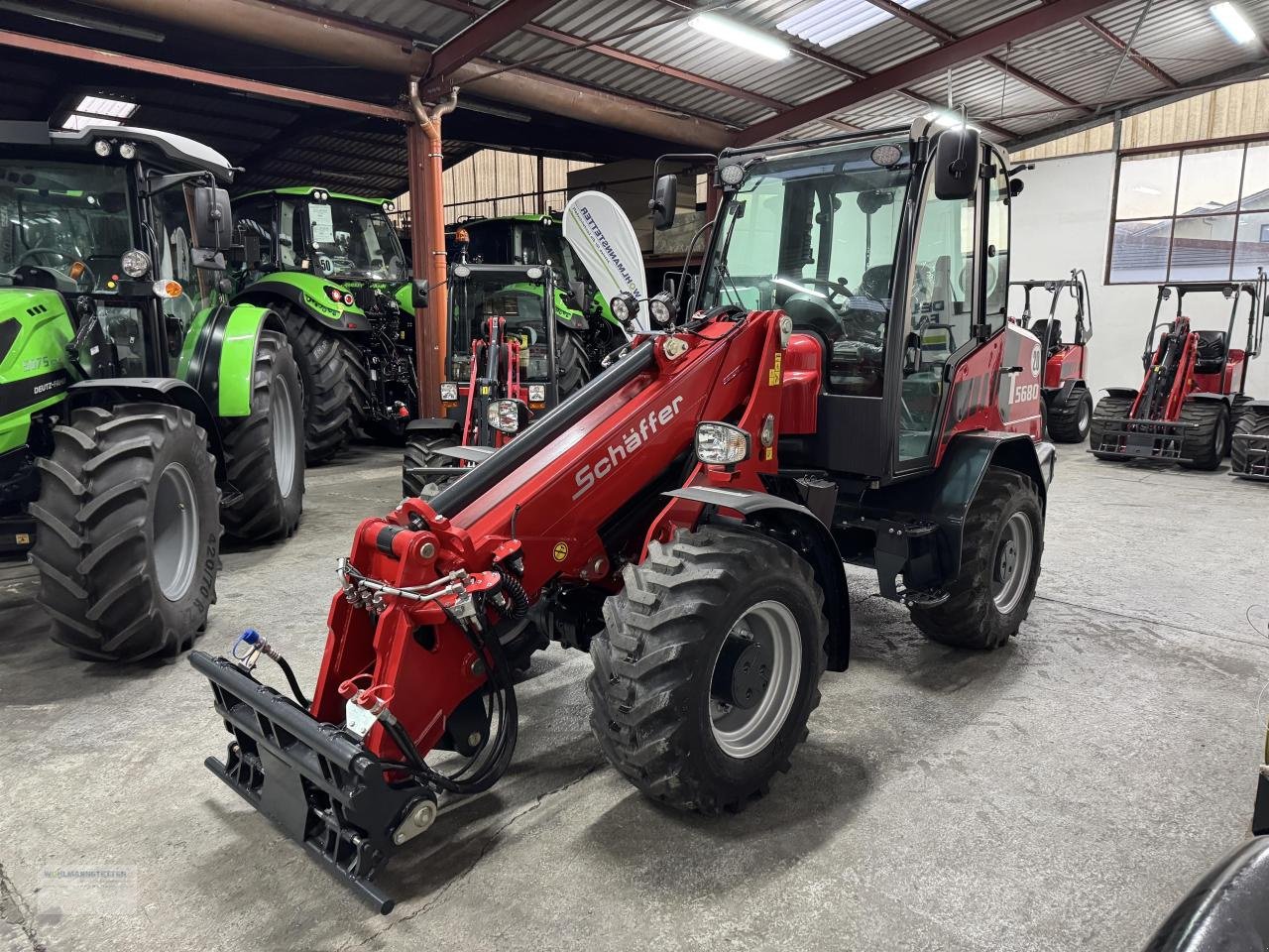Teleskoplader des Typs Schäffer 5680T  KABINE, Neumaschine in Unterdietfurt (Bild 1)