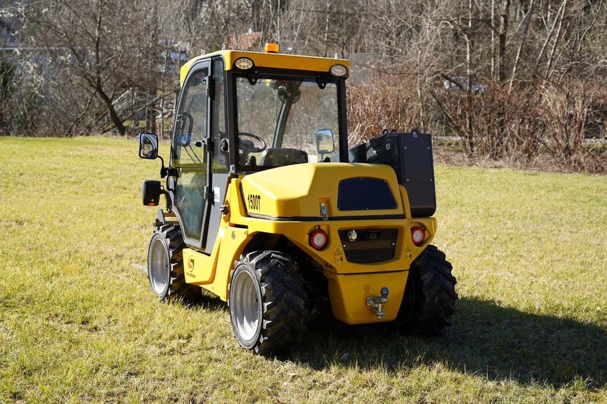 Teleskoplader des Typs schieder 4WD Teleskoplader/Hoflader1500T mit PERKINS-Motor, Neumaschine in mixnitz (Bild 3)