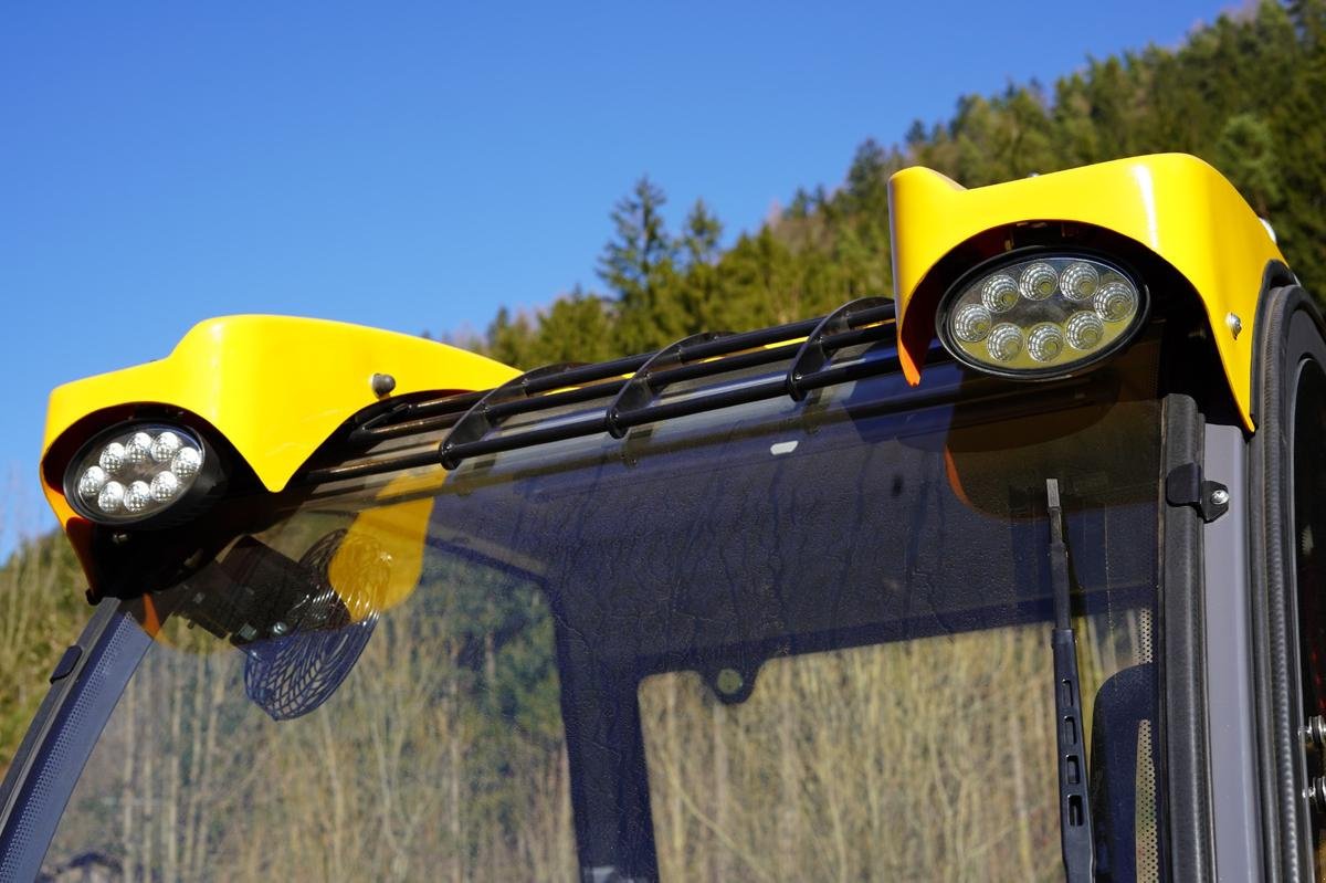 Teleskoplader des Typs schieder 4WD Teleskoplader/Hoflader1500T mit PERKINS-Motor, Neumaschine in mixnitz (Bild 10)