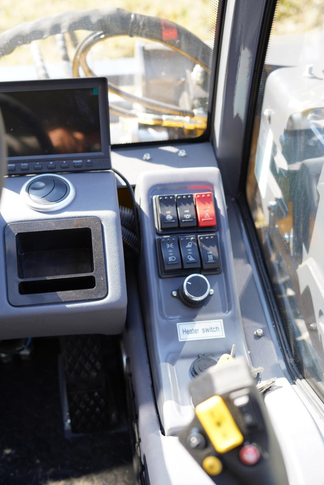 Teleskoplader des Typs schieder 4WD Teleskoplader/Hoflader1500T mit PERKINS-Motor, Neumaschine in mixnitz (Bild 11)