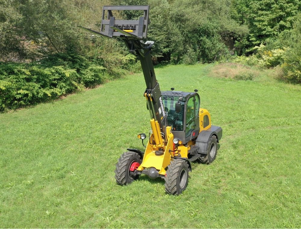 Teleskoplader des Typs schieder 825T (Hoflader) Mit beheizter Kabine, Neumaschine in mixnitz (Bild 4)