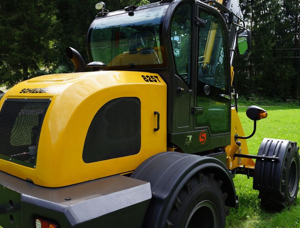 Teleskoplader des Typs schieder 825T (Hoflader) Mit beheizter Kabine, Neumaschine in mixnitz (Bild 9)