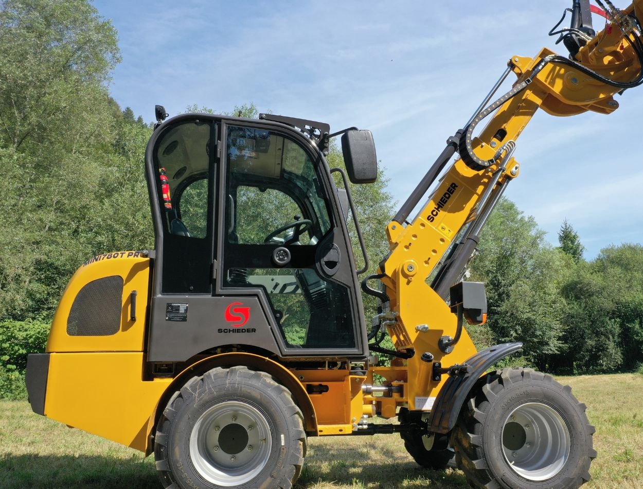 Teleskoplader of the type schieder Teleskoplader (Hoflader) Mini 780T PRO 4×4 mit Kubota V1505 Euro5, Neumaschine in mixnitz (Picture 3)