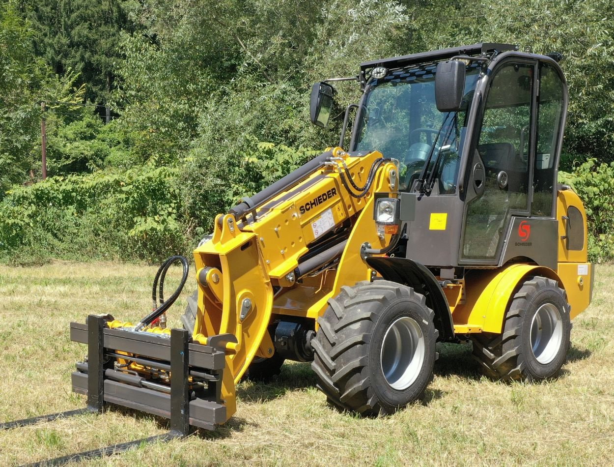 Teleskoplader of the type schieder Teleskoplader (Hoflader) Mini 780T PRO 4×4 mit Kubota V1505 Euro5, Neumaschine in mixnitz (Picture 5)