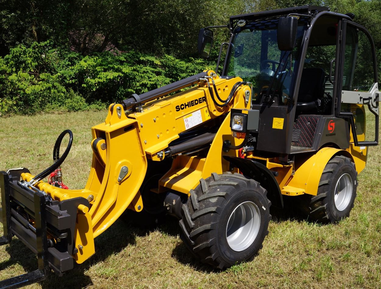 Teleskoplader of the type schieder Teleskoplader (Hoflader) Mini 780T PRO 4×4 mit Kubota V1505 Euro5, Neumaschine in mixnitz (Picture 7)