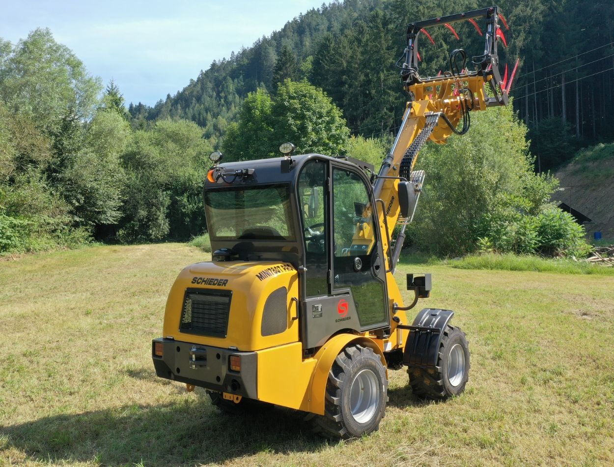 Teleskoplader of the type schieder Teleskoplader (Hoflader) Mini 780T PRO 4×4 mit Kubota V1505 Euro5, Neumaschine in mixnitz (Picture 12)