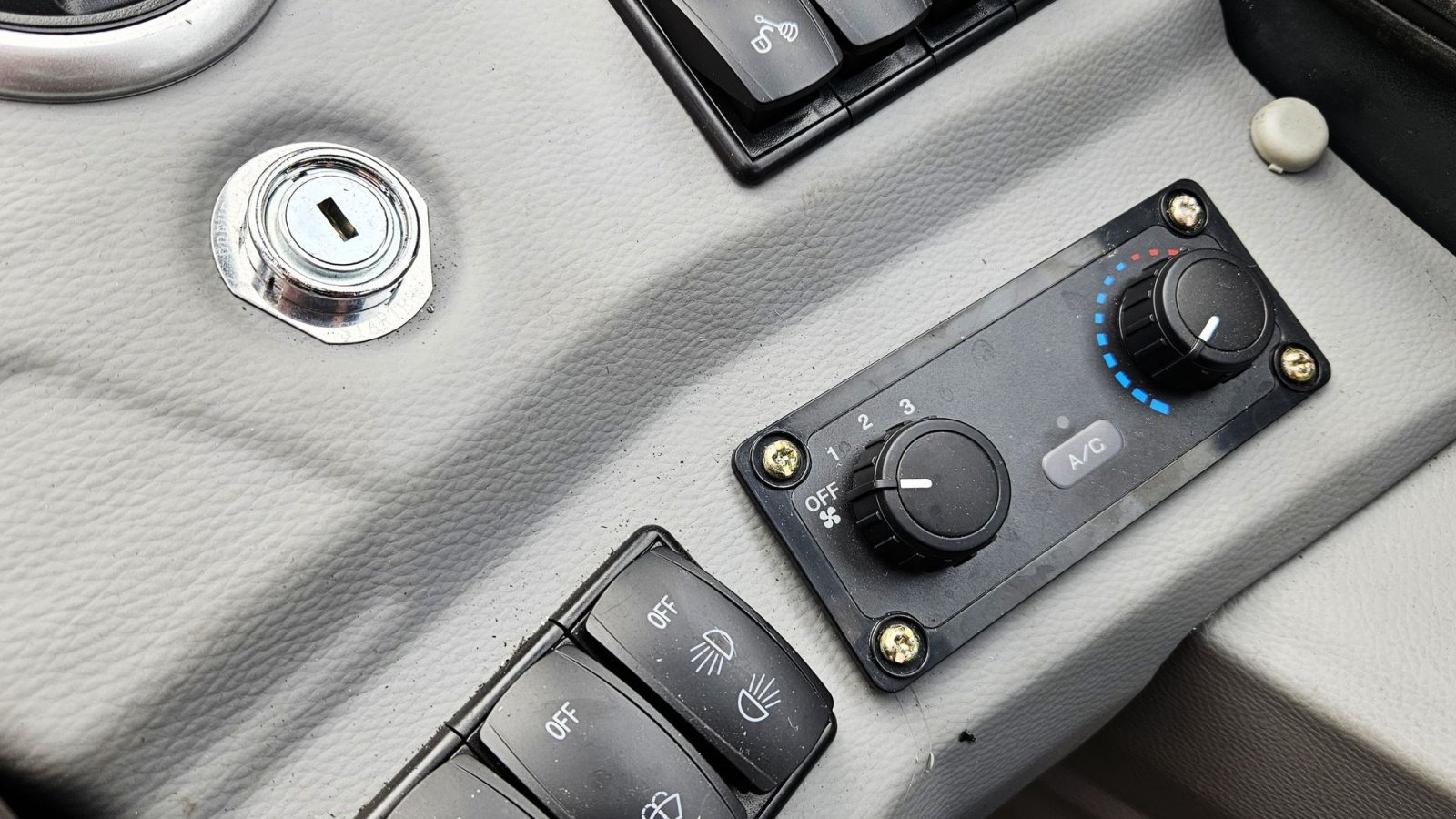 Teleskoplader typu Sonstige 2615 / mini teleskoplæsser / Perkins motor / fabriksny, Gebrauchtmaschine v Arden (Obrázek 17)