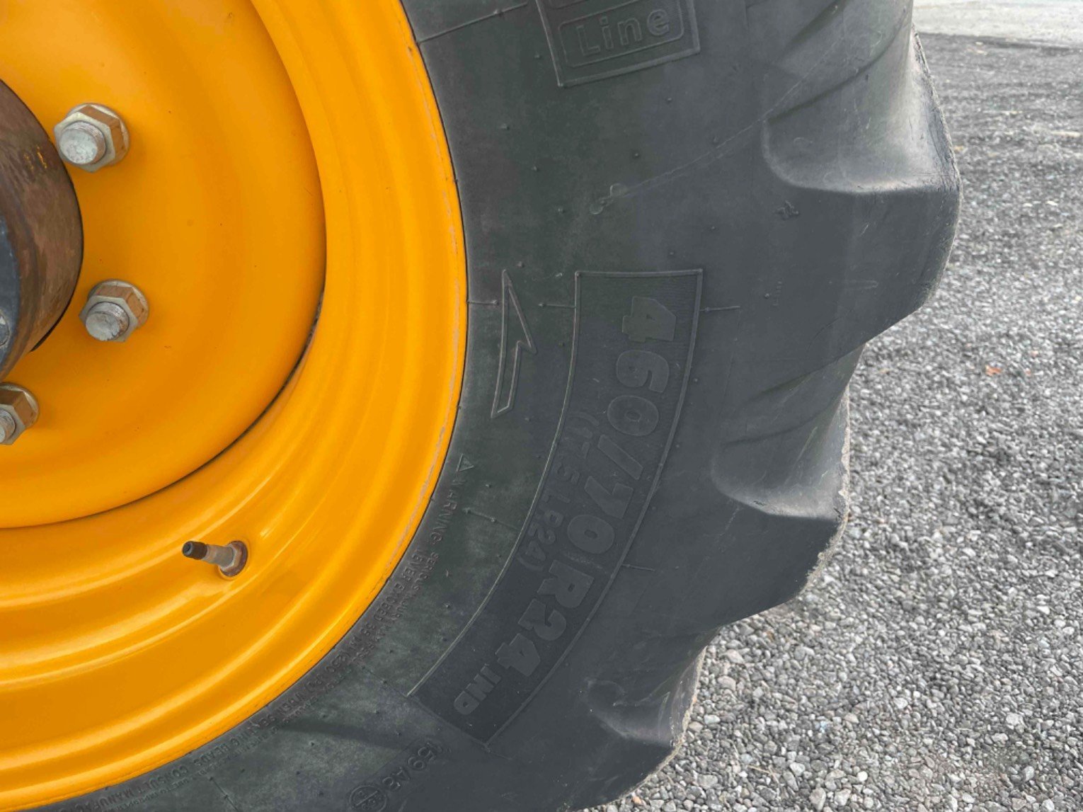 Teleskoplader of the type Sonstige AGRIPLUS 40.7VS, Gebrauchtmaschine in LA SOUTERRAINE (Picture 4)