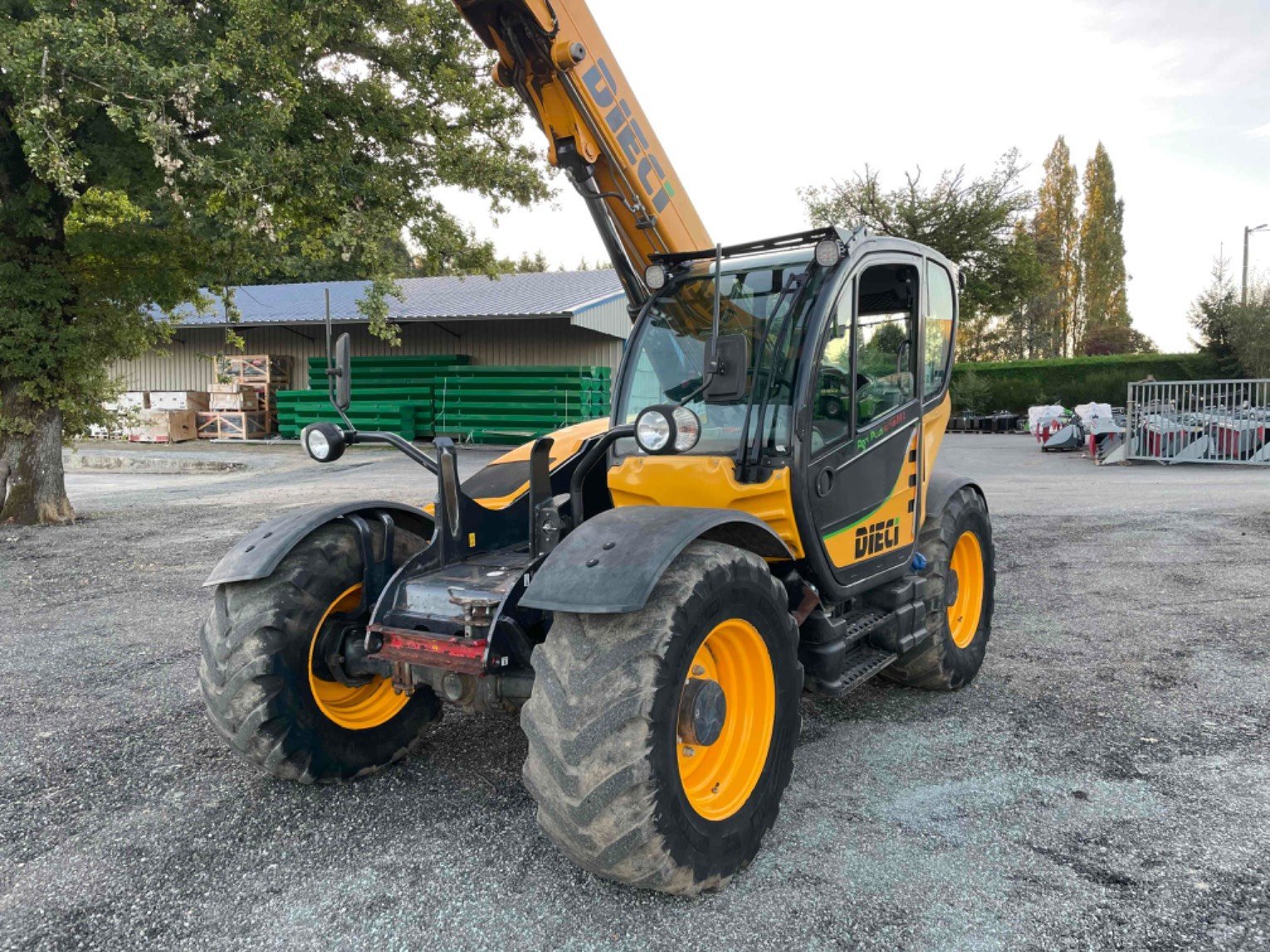Teleskoplader of the type Sonstige AGRIPLUS 40.7VS, Gebrauchtmaschine in LA SOUTERRAINE (Picture 2)