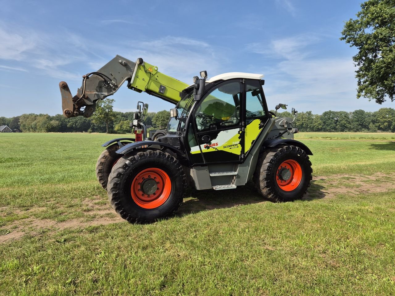 Teleskoplader del tipo Sonstige Claas 746 Scorpion, Gebrauchtmaschine In Fleringen (Immagine 1)