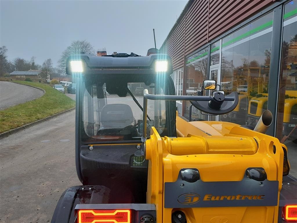 Teleskoplader of the type Sonstige EUROTRAC TH25.6 FABRIKS NY, Gebrauchtmaschine in Rødekro (Picture 12)