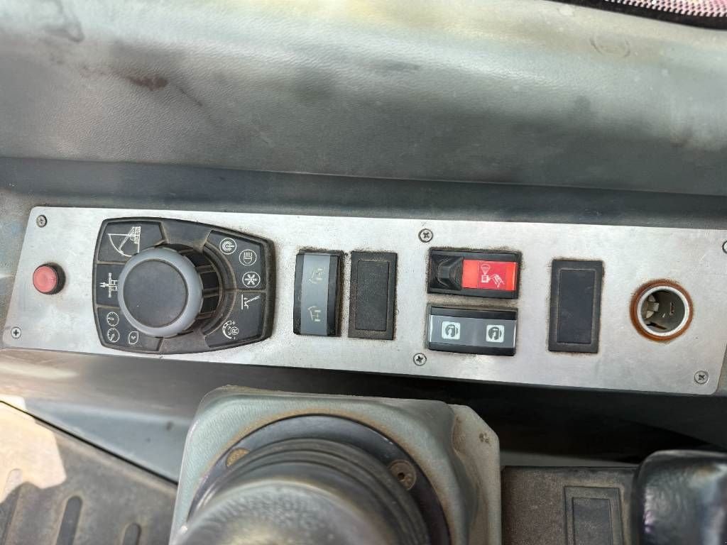 Teleskoplader van het type Sonstige MAGNI RTH 5.21 - Remote Control / 4x4x4 / Airco, Gebrauchtmaschine in Veldhoven (Foto 11)