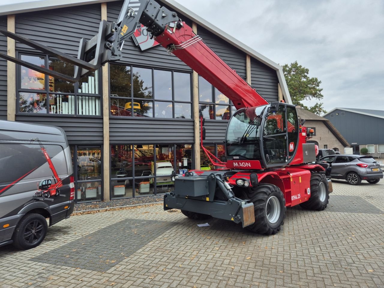 Teleskoplader of the type Sonstige MAGNI RTH 6.25 d/d, Gebrauchtmaschine in Lunteren (Picture 3)
