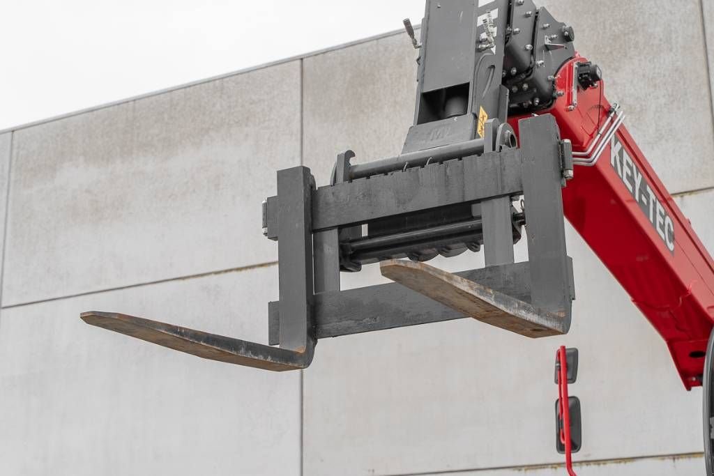 Teleskoplader of the type Sonstige MAGNI RTH 6.25, Gebrauchtmaschine in Moerbeke (Picture 9)