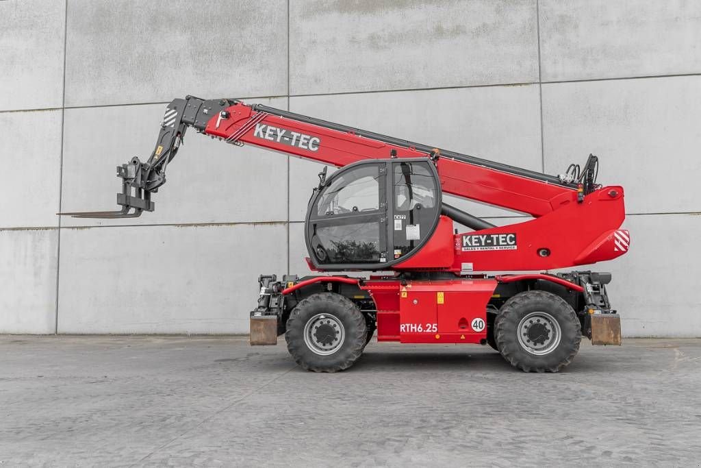 Teleskoplader typu Sonstige MAGNI RTH 6.25, Gebrauchtmaschine v Moerbeke (Obrázek 4)