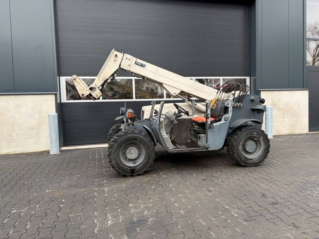 Teleskoplader des Typs Terex Telelift 2506, Gebrauchtmaschine in Antwerpen (Bild 1)
