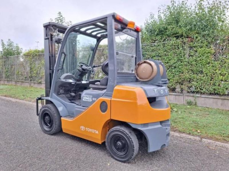 Teleskoplader of the type Toyota 028FGF25, Gebrauchtmaschine in senlis (Picture 4)