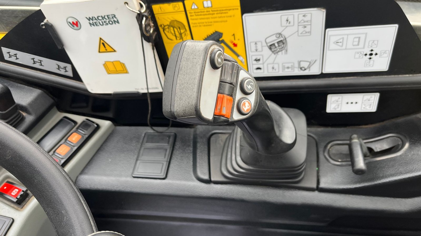 Teleskoplader of the type Wacker Neuson TH412 Velholdt lille teleskoplæsser, Gebrauchtmaschine in Rønnede (Picture 11)