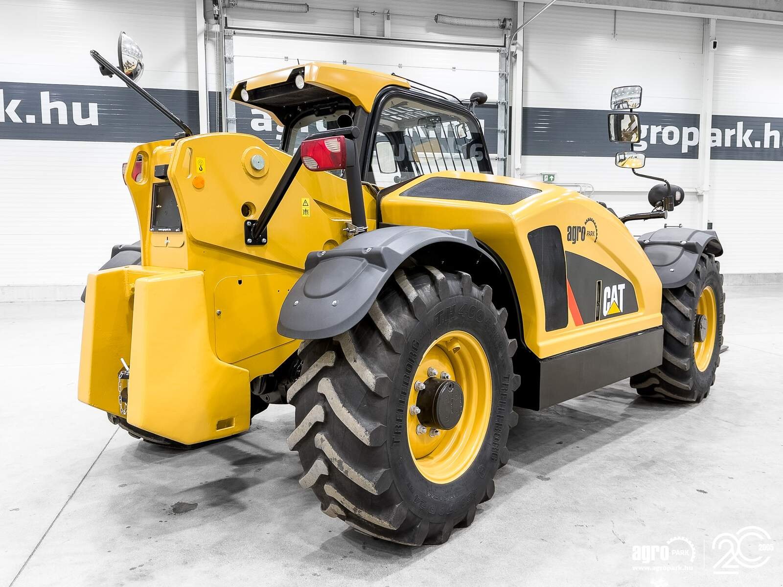 Teleskopstapler des Typs Caterpillar TH407C Agri 7,3 m, 3700 kg, air con, 150 liter pump, 126 hp CAT engine, Gebrauchtmaschine in Csengele (Bild 3)