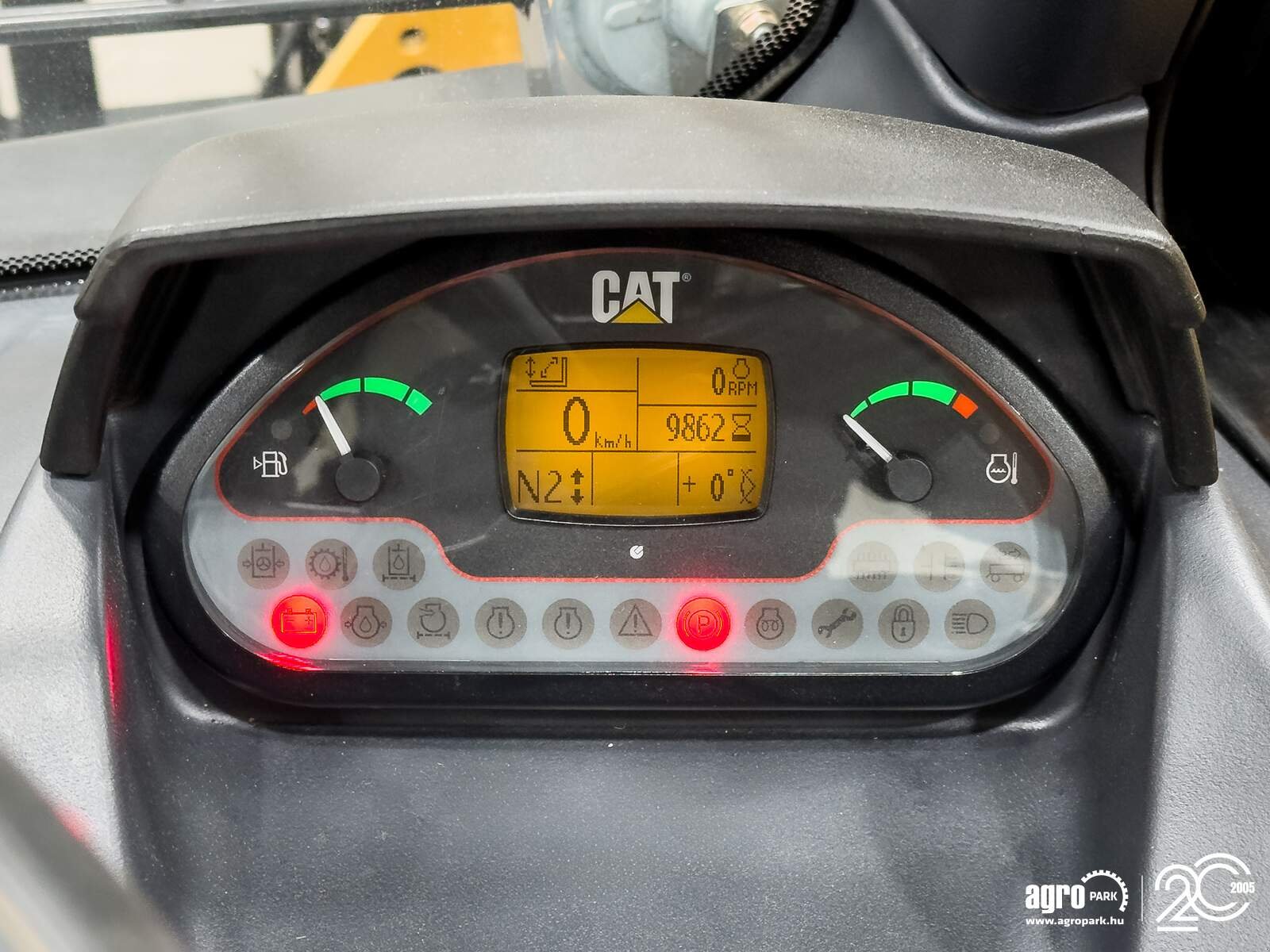 Teleskopstapler des Typs Caterpillar TH407C Agri 7,3 m, 3700 kg, air con, 150 liter pump, 126 hp CAT engine, Gebrauchtmaschine in Csengele (Bild 17)