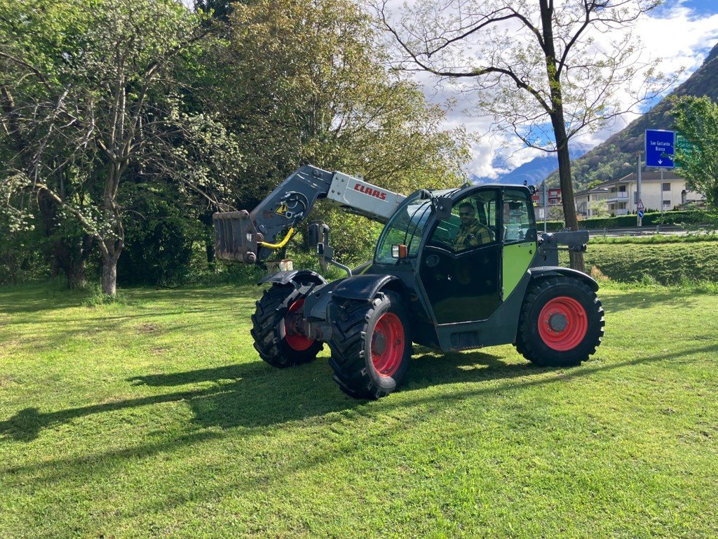 Teleskopstapler typu CLAAS Scorpion 6030 CP, Gebrauchtmaschine v Arbedo (Obrázek 4)