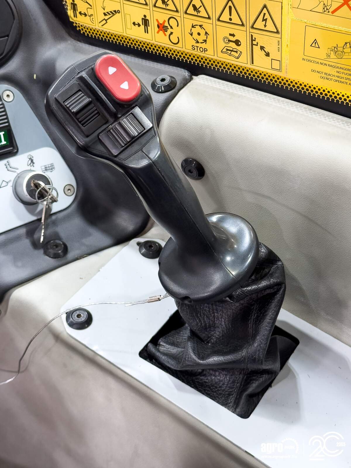 Teleskopstapler a típus DIECI Agri Plus 40.7 HVS 7 m lifting height, 4000 kg capacity, air conditioner, Joystick, pallet forks, air suspended seat, LED lighting, 128 HP engine, Gebrauchtmaschine ekkor: Csengele (Kép 19)