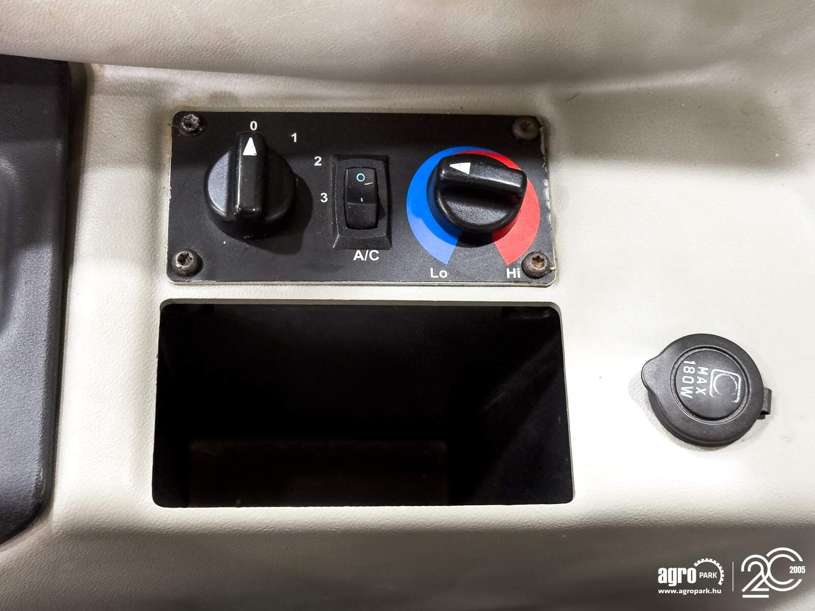 Teleskopstapler a típus DIECI Agri Plus 40.7 HVS 7 m lifting height, 4000 kg capacity, air conditioner, Joystick, pallet forks, air suspended seat, LED lighting, 128 HP engine, Gebrauchtmaschine ekkor: Csengele (Kép 22)