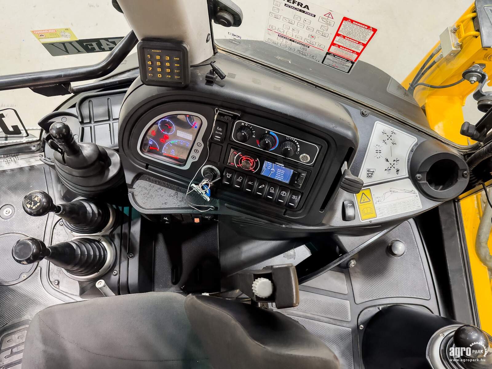 Teleskopstapler del tipo JCB 3CX Eco Sitemaster backhoe loader, 92 hp, air con Powershift, SRS, 4 buckets + forks, Gebrauchtmaschine In Csengele (Immagine 10)