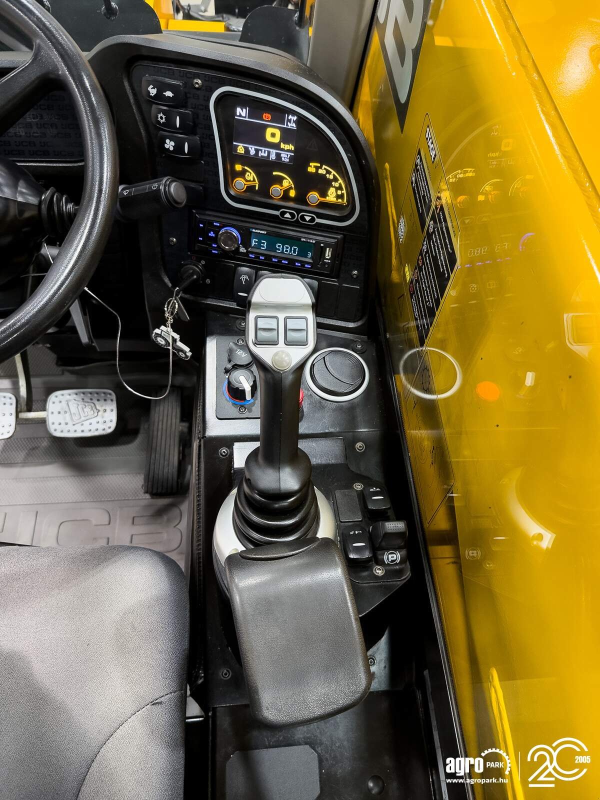 Teleskopstapler του τύπου JCB 525-60 Hi-Viz 2 m total height, 6 m reach, 2,5 ton lifting capacity, air con, pallet forks + bucket, Gebrauchtmaschine σε Csengele (Φωτογραφία 15)