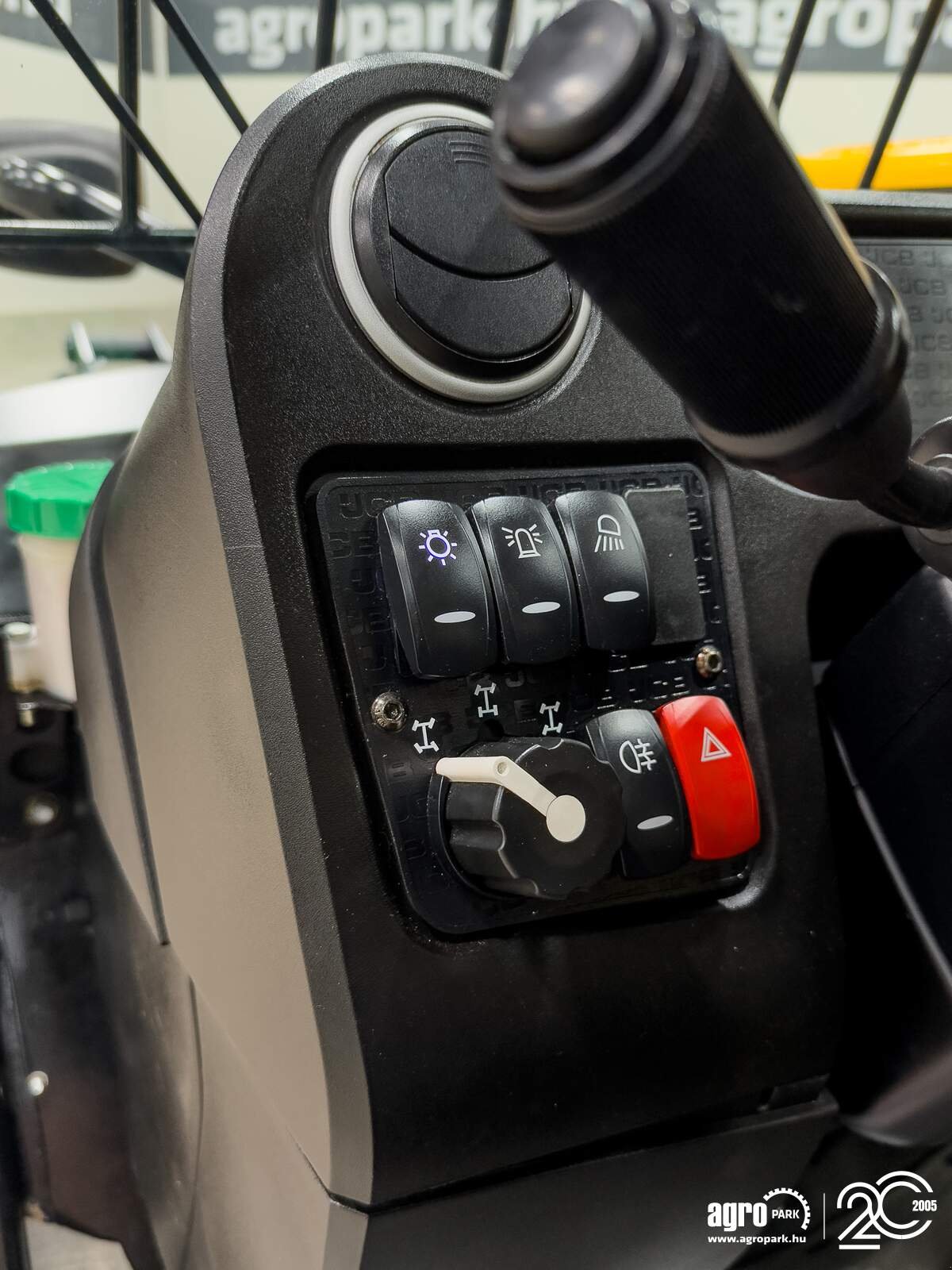 Teleskopstapler του τύπου JCB 525-60 Hi-Viz 2 m total height, 6 m reach, 2,5 ton lifting capacity, air con, pallet forks + bucket, Gebrauchtmaschine σε Csengele (Φωτογραφία 20)