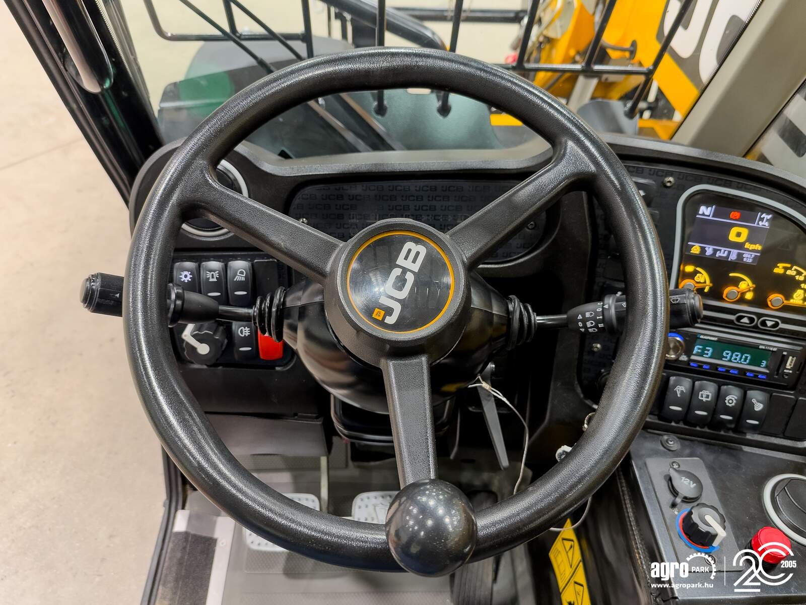 Teleskopstapler του τύπου JCB 525-60 Hi-Viz 2 m total height, 6 m reach, 2,5 ton lifting capacity, air con, pallet forks + bucket, Gebrauchtmaschine σε Csengele (Φωτογραφία 21)
