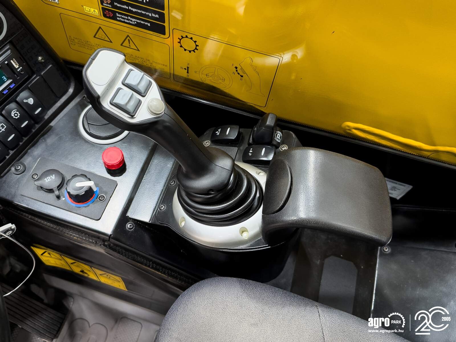 Teleskopstapler του τύπου JCB 525-60 Hi-Viz 2 m total height, 6 m reach, 2,5 ton lifting capacity, air con, pallet forks + bucket, Gebrauchtmaschine σε Csengele (Φωτογραφία 22)