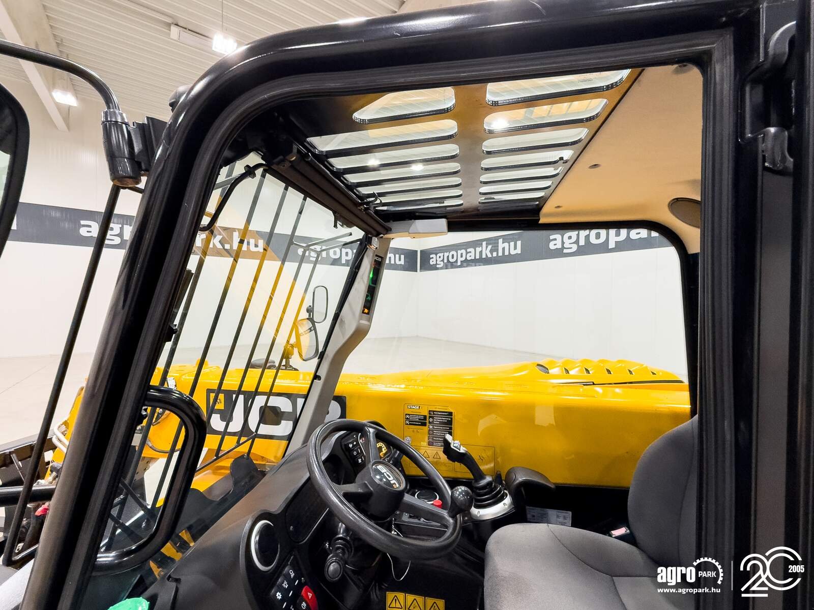 Teleskopstapler του τύπου JCB 525-60 Hi-Viz 2 m total height, 6 m reach, 2,5 ton lifting capacity, air con, pallet forks + bucket, Gebrauchtmaschine σε Csengele (Φωτογραφία 27)