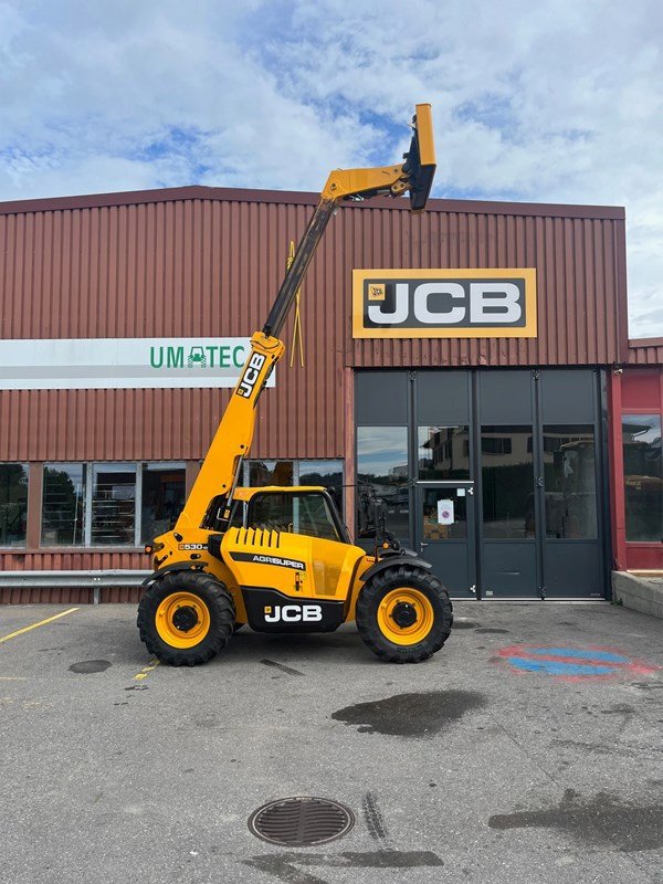 Teleskopstapler des Typs JCB 530-60, Neumaschine in Domdidier (Bild 2)