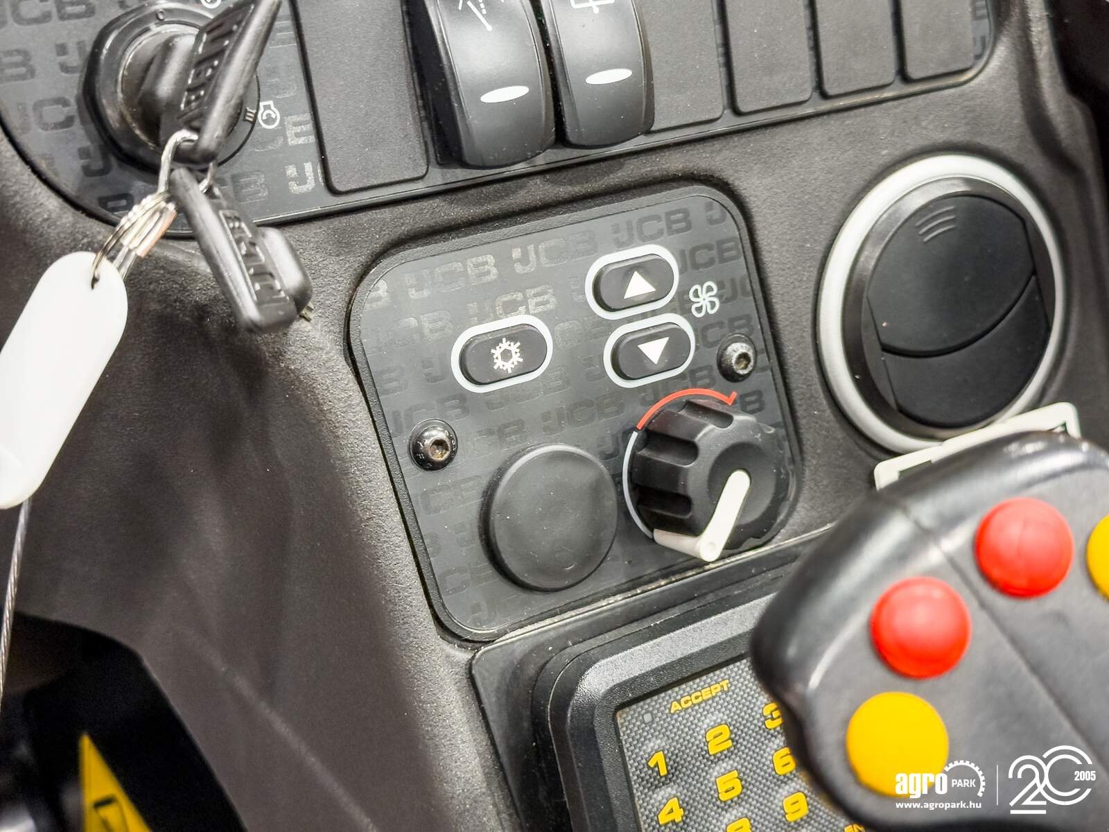 Teleskopstapler typu JCB 531-70, Gebrauchtmaschine v Csengele (Obrázek 20)