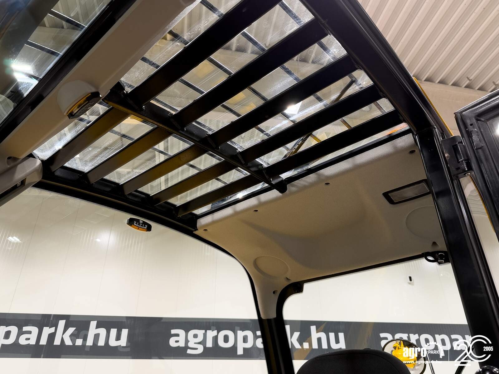 Teleskopstapler des Typs JCB 535-95, Gebrauchtmaschine in Csengele (Bild 26)