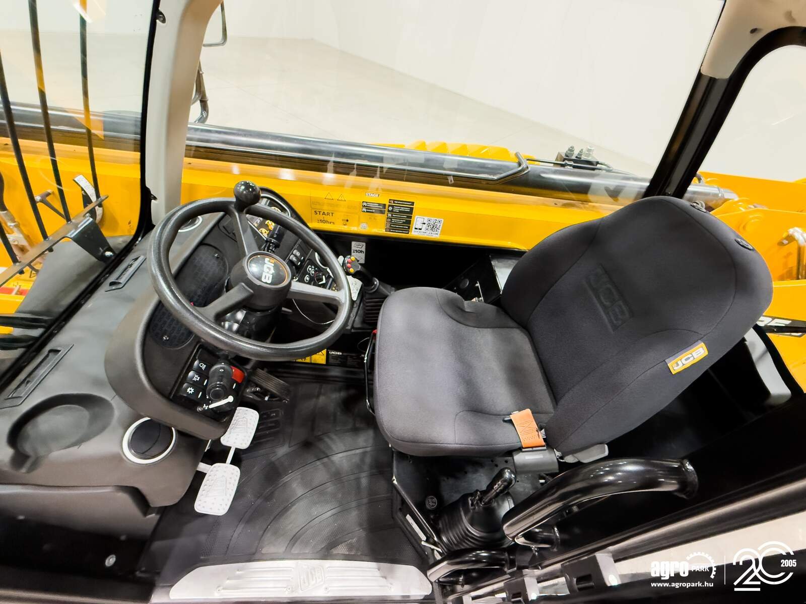 Teleskopstapler des Typs JCB 535-95, Gebrauchtmaschine in Csengele (Bild 8)