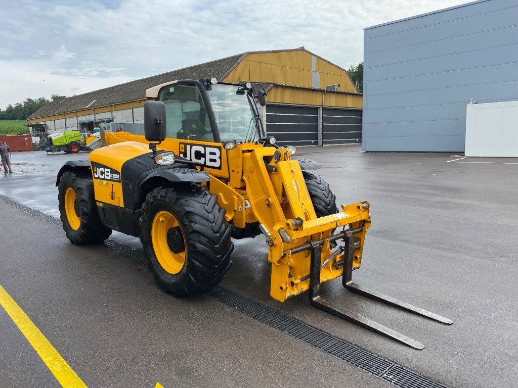 Teleskopstapler of the type JCB 536-70 AGRIXTRA, Gebrauchtmaschine in Domdidier (Picture 4)