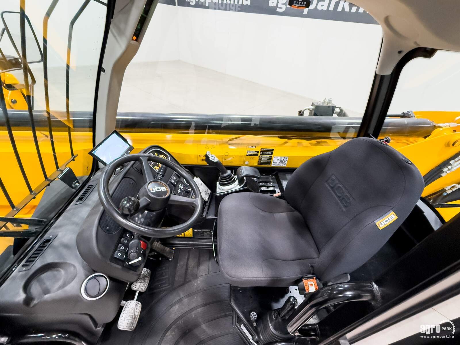 Teleskopstapler of the type JCB 540-170 Sway telehandler, Joystick, air con, hydraulic shifting of the pallet forks, Gebrauchtmaschine in Csengele (Picture 8)