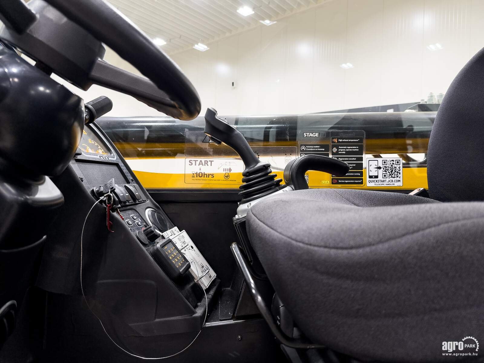 Teleskopstapler of the type JCB 540-170 Sway telehandler, Joystick, air con, hydraulic shifting of the pallet forks, Gebrauchtmaschine in Csengele (Picture 13)