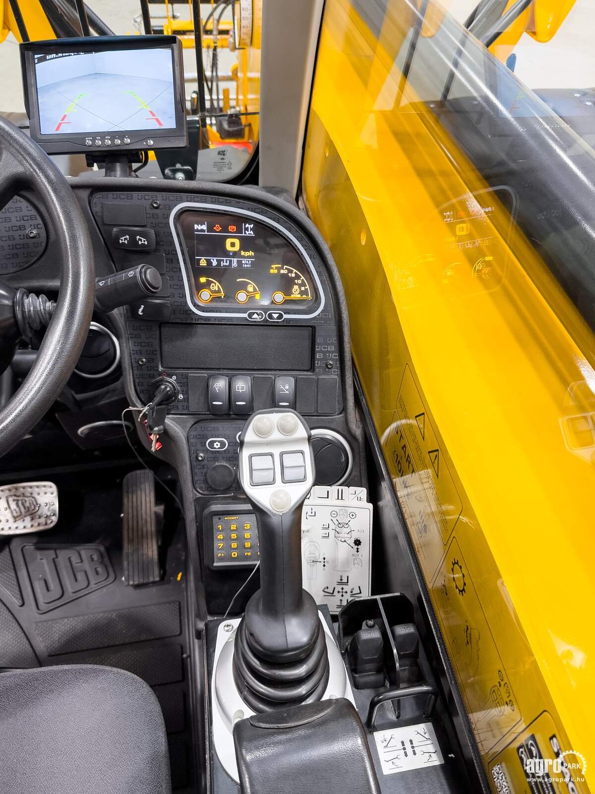 Teleskopstapler of the type JCB 540-170 Sway telehandler, Joystick, air con, hydraulic shifting of the pallet forks, Gebrauchtmaschine in Csengele (Picture 17)