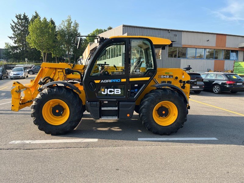 Teleskopstapler des Typs JCB 542-70, Gebrauchtmaschine in Domdidier (Bild 2)