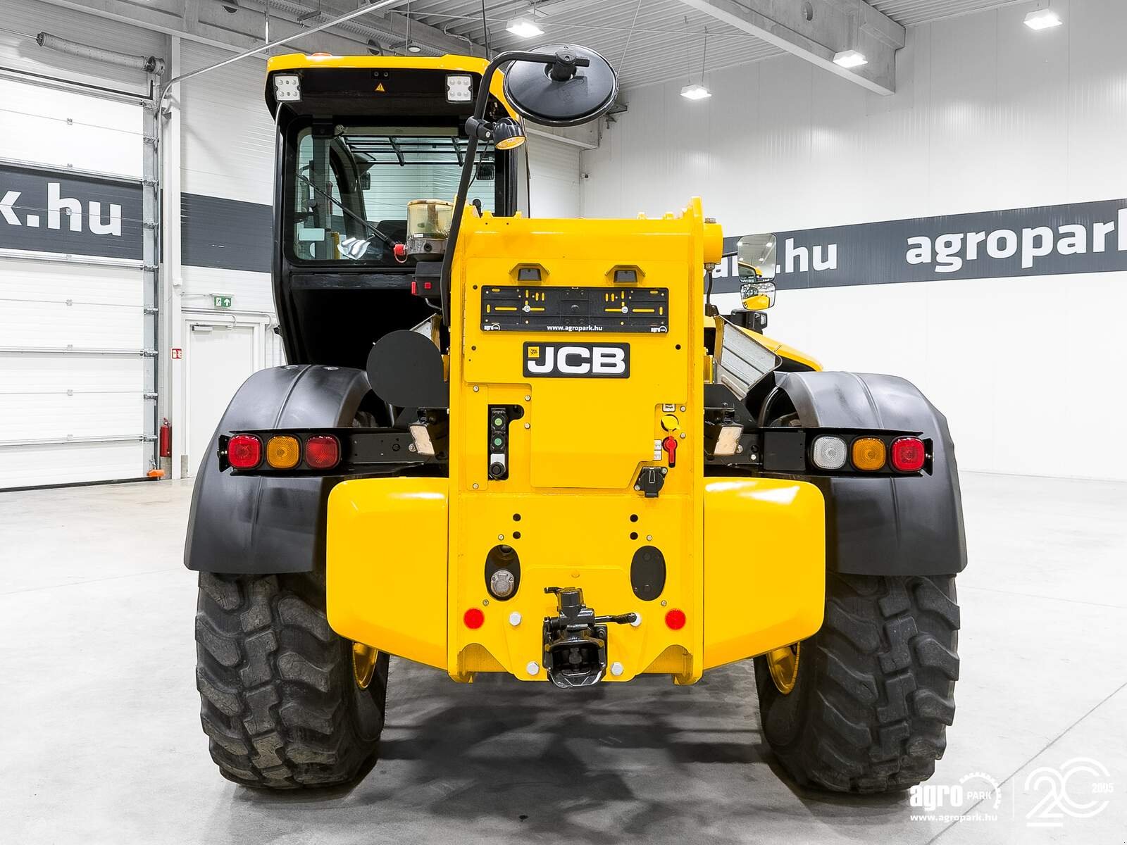 Teleskopstapler van het type JCB 560-80 Agri Xtra 7,9 m lifting height, 6000 kg load capacity, DualTech VT, 40 km/h, air conditioner, SRS, pallet forks, central greasing, Gebrauchtmaschine in Csengele (Foto 5)