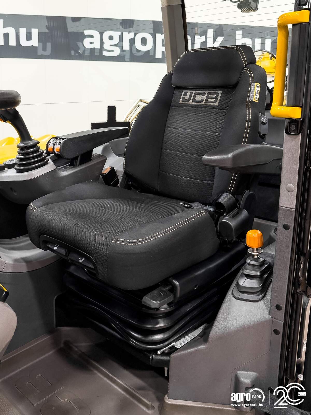 Teleskopstapler van het type JCB 560-80 Agri Xtra 7,9 m lifting height, 6000 kg load capacity, DualTech VT, 40 km/h, air conditioner, SRS, pallet forks, central greasing, Gebrauchtmaschine in Csengele (Foto 11)