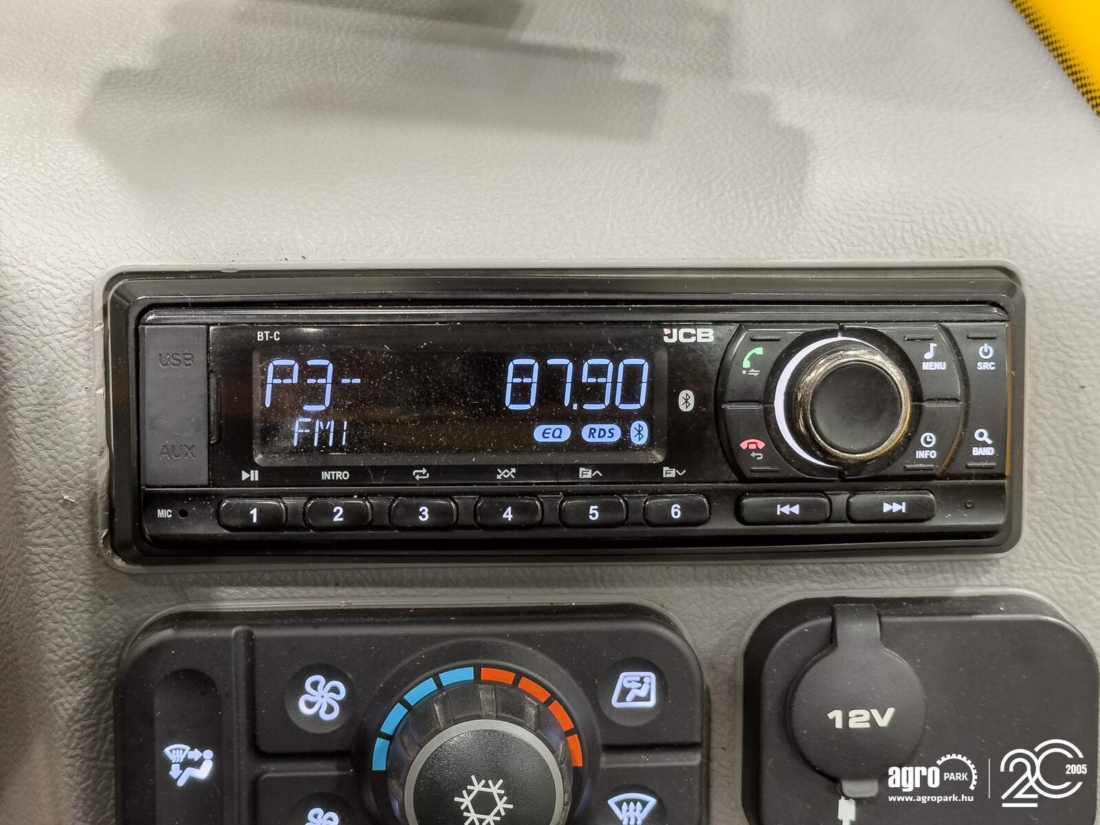 Teleskopstapler van het type JCB 560-80 Agri Xtra 7,9 m lifting height, 6000 kg load capacity, DualTech VT, 40 km/h, air conditioner, SRS, pallet forks, central greasing, Gebrauchtmaschine in Csengele (Foto 20)