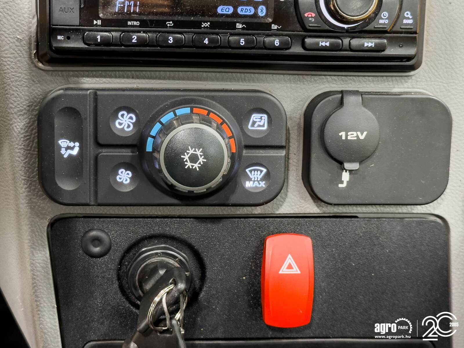 Teleskopstapler van het type JCB 560-80 Agri Xtra 7,9 m lifting height, 6000 kg load capacity, DualTech VT, 40 km/h, air conditioner, SRS, pallet forks, central greasing, Gebrauchtmaschine in Csengele (Foto 21)